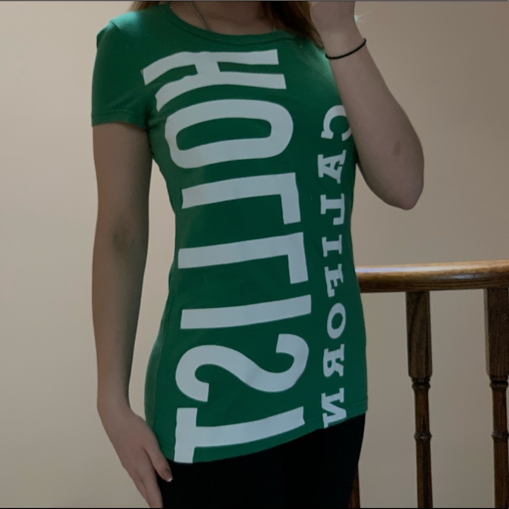 Hollister t-shirt